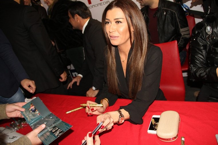 Signing session of Shams w Qamar